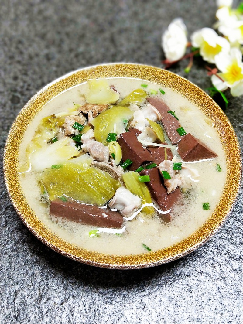 Sour and Spicy Pork Offal Soup