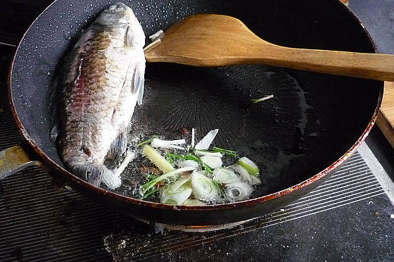【Coca-Cola - Healthy Family Hot Pot】-----Delicious Fish Soup Hot Pot Cooking Steps