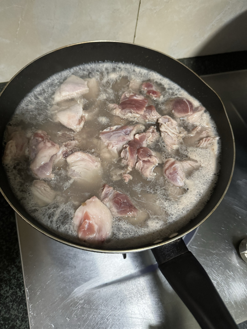 Steps for Cooking Carrot Corn Braised Lamb