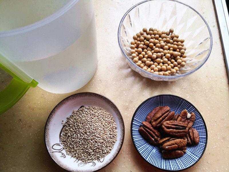 Steps for Making Almond Soy Milk