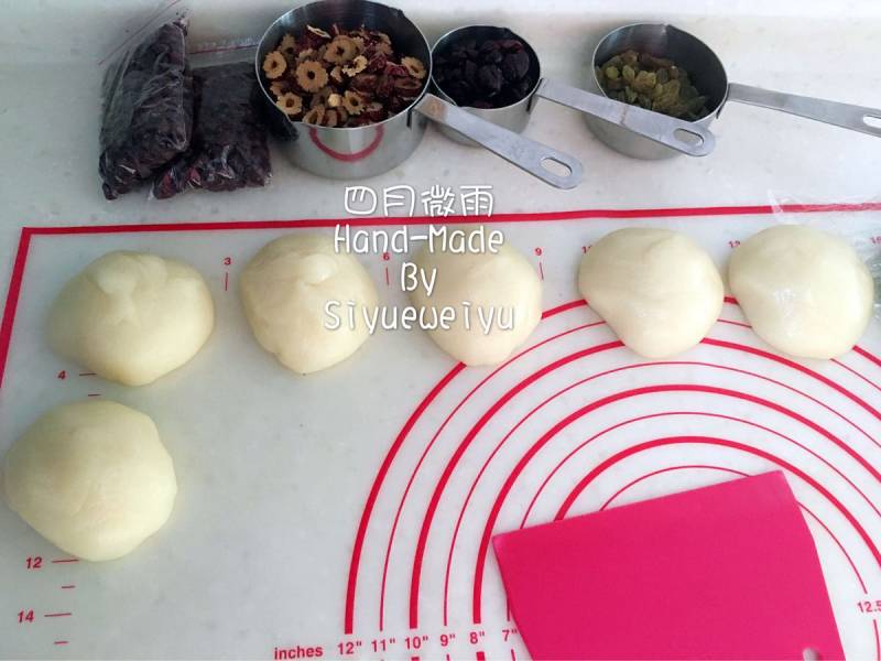 Steps for Making Matcha Mochi Soft European Bread