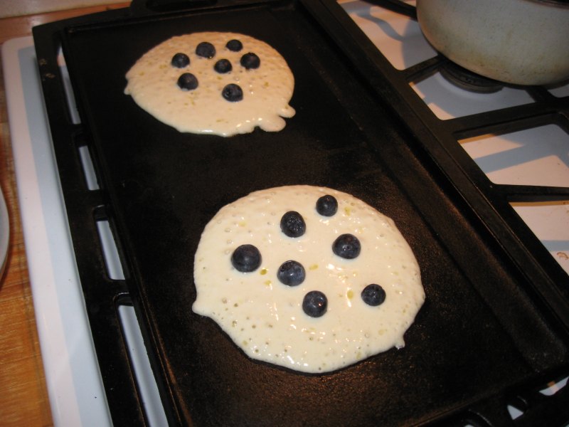 Traditional American Breakfast - Blueberry Pancake Cooking Steps