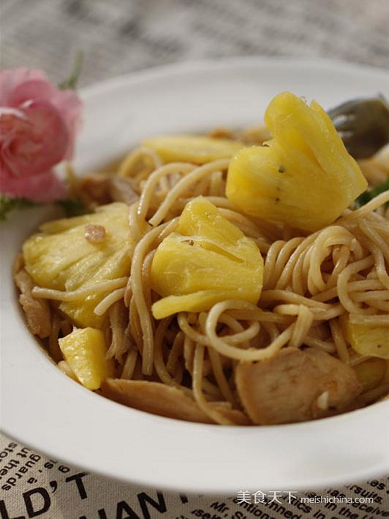 Pineapple Chicken Stir-Fried Noodles