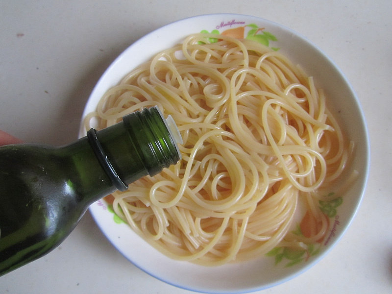 Step-by-Step Cooking Instructions for Pineapple Chicken Stir-Fried Noodles