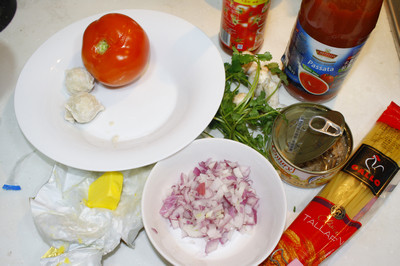 Steps for Making Tuna Pasta in Tomato Sauce