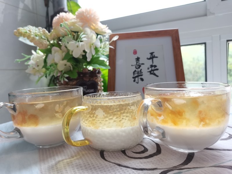 Delicious and Nourishing Peach Gum Coconut Milk Pudding, Would You Like to Try?