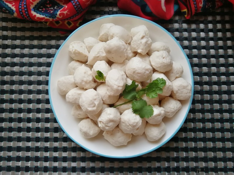 Steps for making chicken meatballs