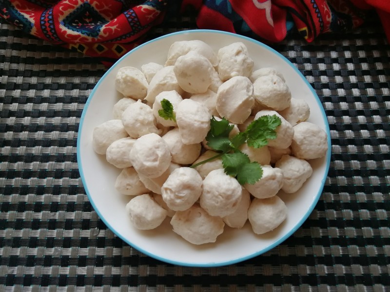 Steps for making chicken meatballs