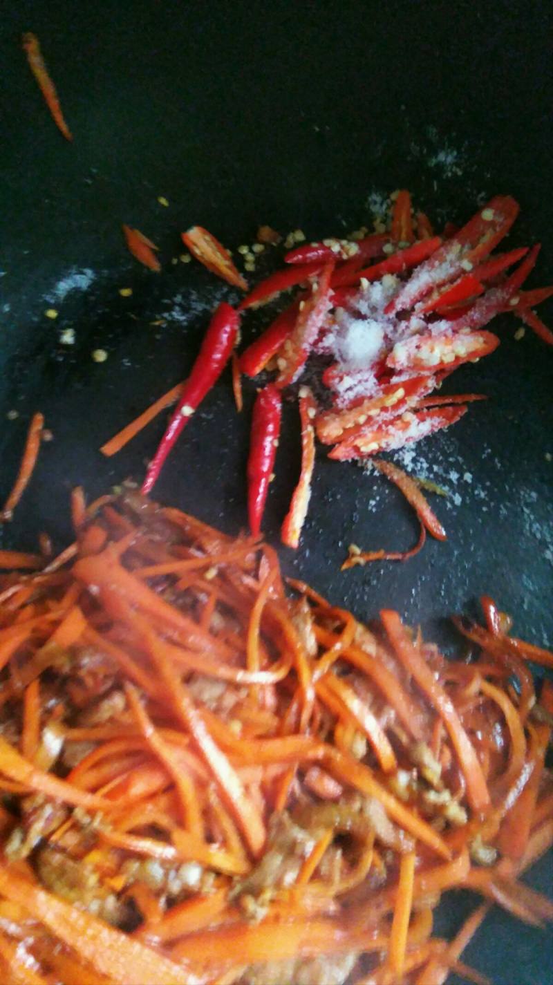 Stir-Fried Shredded Pork with Spicy Carrot Shreds - Cooking Steps