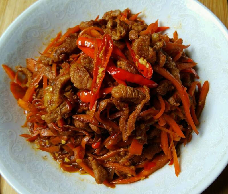 Stir-Fried Shredded Pork with Spicy Carrot Shreds - Cooking Steps