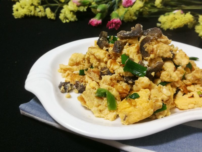 How to Make Tender and Smooth Sea Cucumber Scrambled Eggs