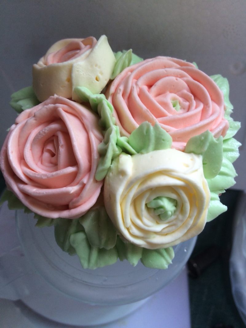 Korean Cupcake Flower Cake Step