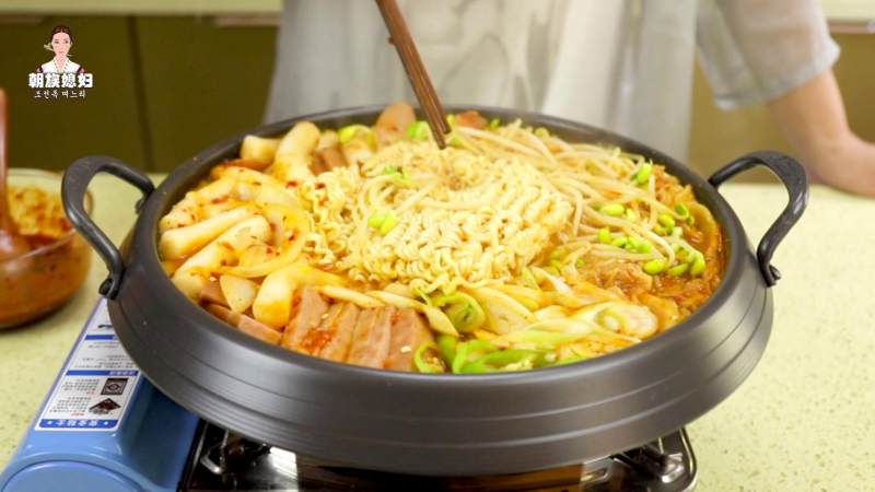 Steps to make Korean Army Stew