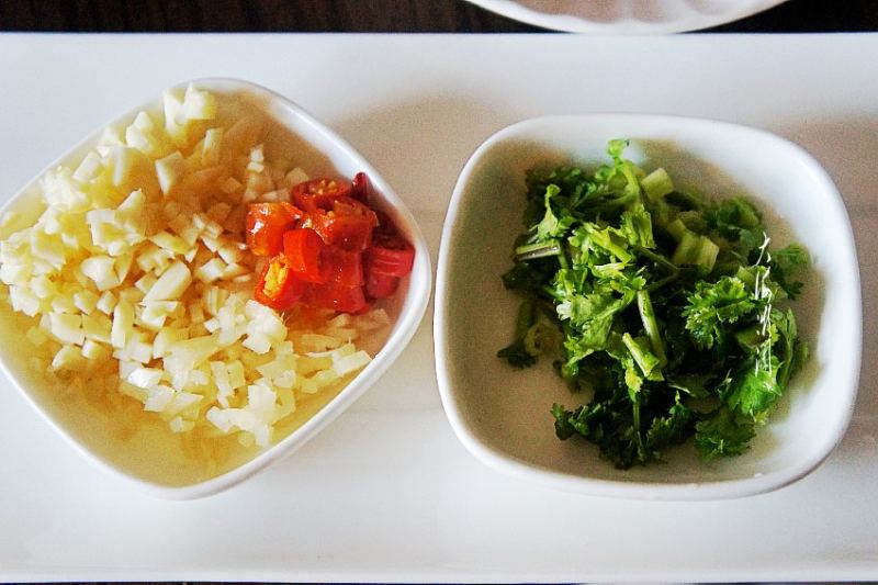 Steps for Making Garlic Baby Bok Choy with Glass Noodles