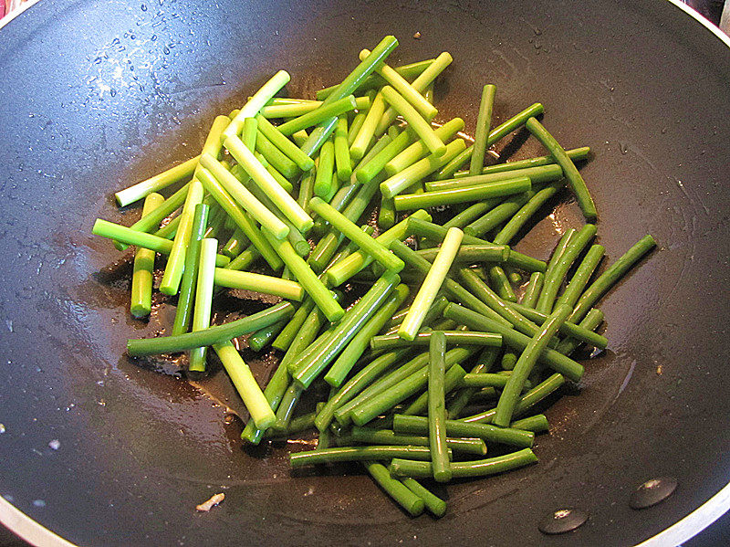 Steps for Chicken and Garlic Chives Stir Fry