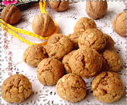 Oat Walnut Balls