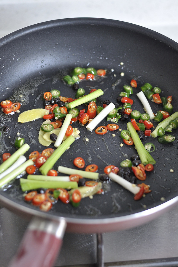 Steps for Making Spicy Baked Fish