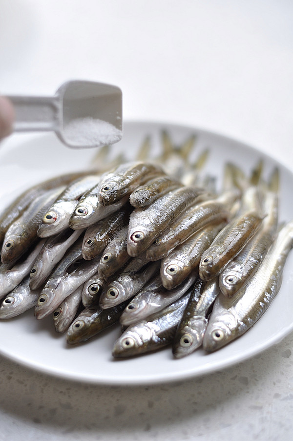 Steps for Making Spicy Baked Fish