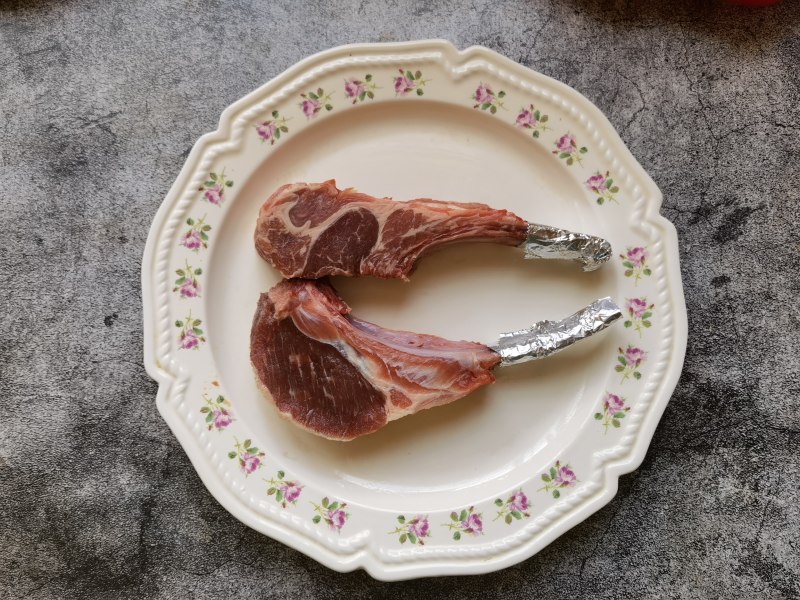 Steps for Cooking Rosemary Garlic Pan-Fried French Lamb Chops