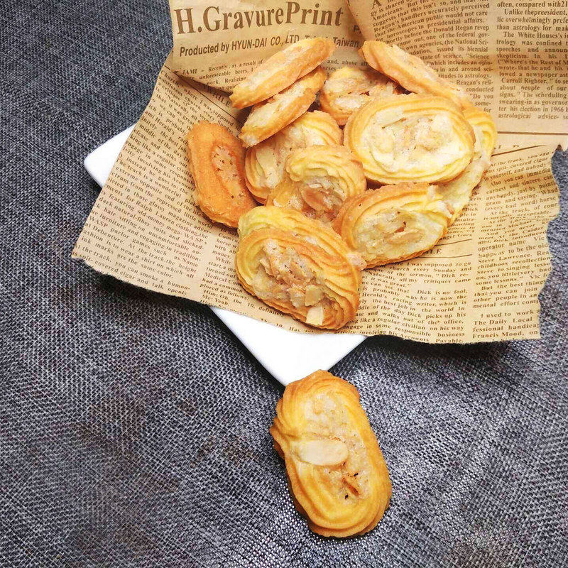 Roman Shield Cookies