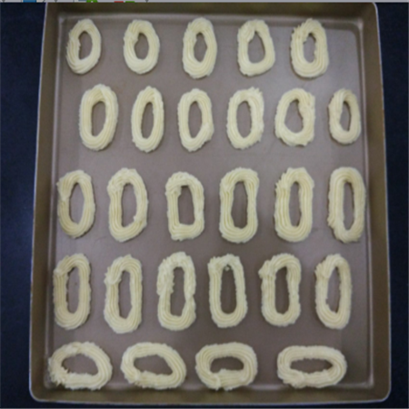 Steps to Make Roman Shield Cookies