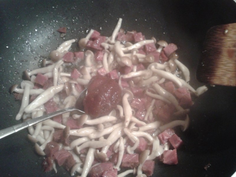 Cooking Steps for Tomato Beef Stir-Fried Italian Conchiglie Pasta