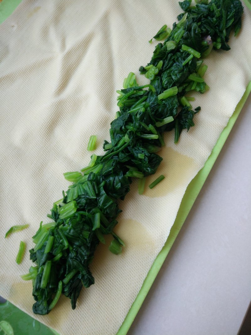 Tofu Skin Spinach Roll Making Steps