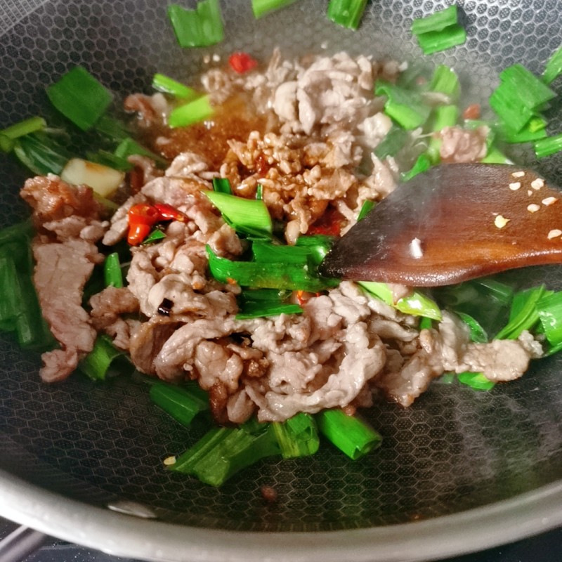 Stir-Fried Garlic Sprouts with Beef - Step 9