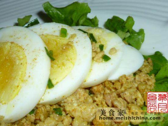 Steps for Making Curry Minced Meat Salad