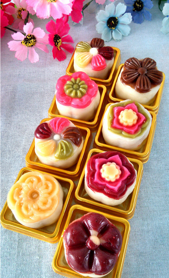 Five-color Sakura Mochi and Fruits