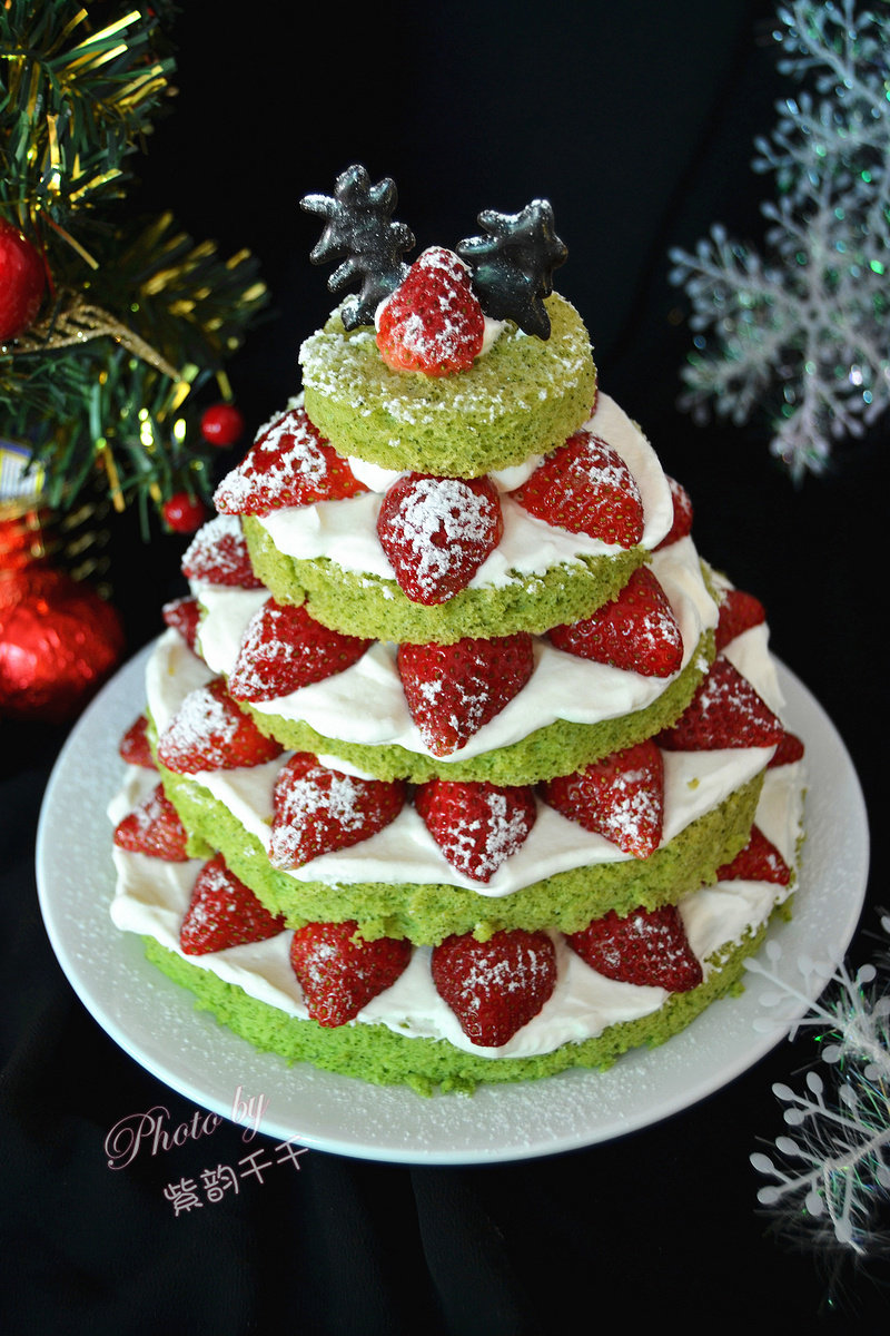 Christmas Tree Cake