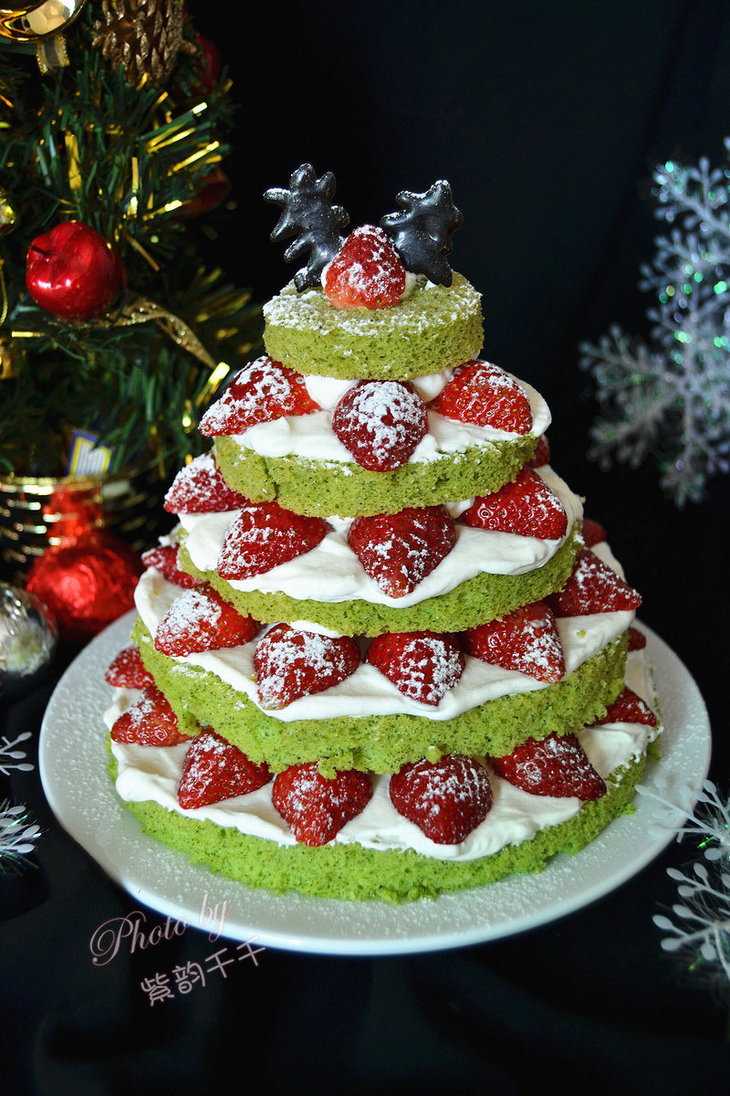 Christmas Tree Cake