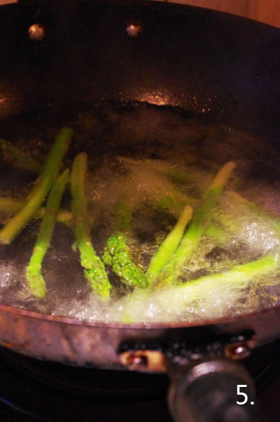 Step-by-step process of making Black Pepper Red Wine Roasted Lamb Chops with Garlic Bread