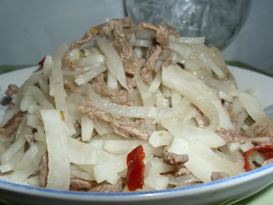 Stir-fried Beef with Radish Shreds