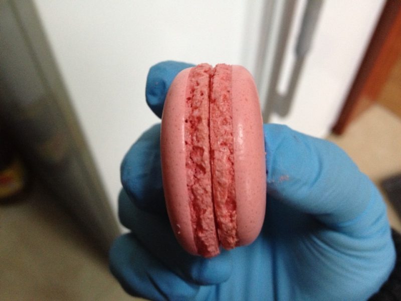 Steps for Making Macarons (Italian)