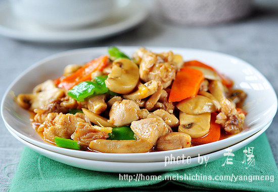 Steps for Making Chicken and Mushroom Stir-Fry