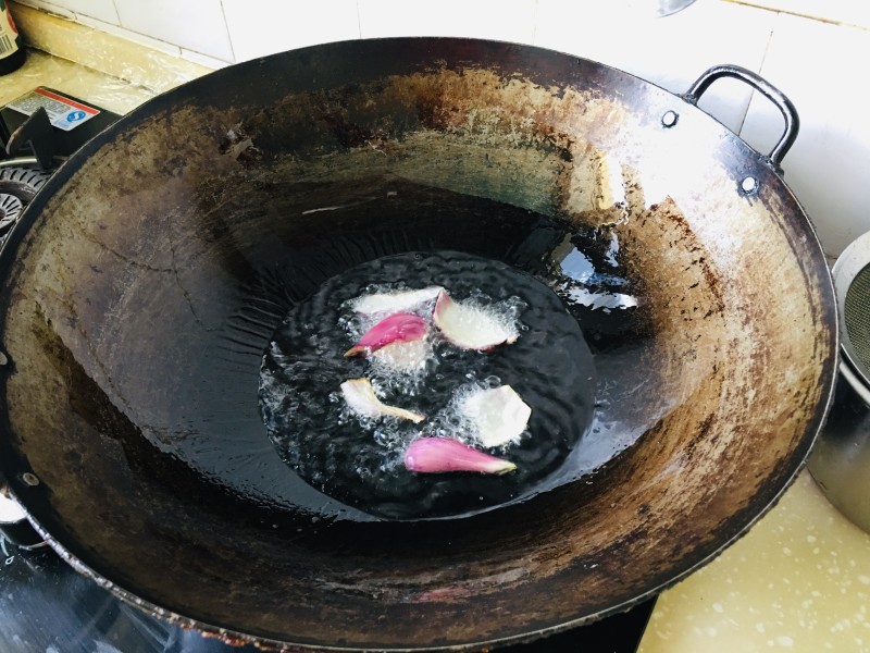 Steps for Cooking Shiitake Mushroom and Oilseed Rape