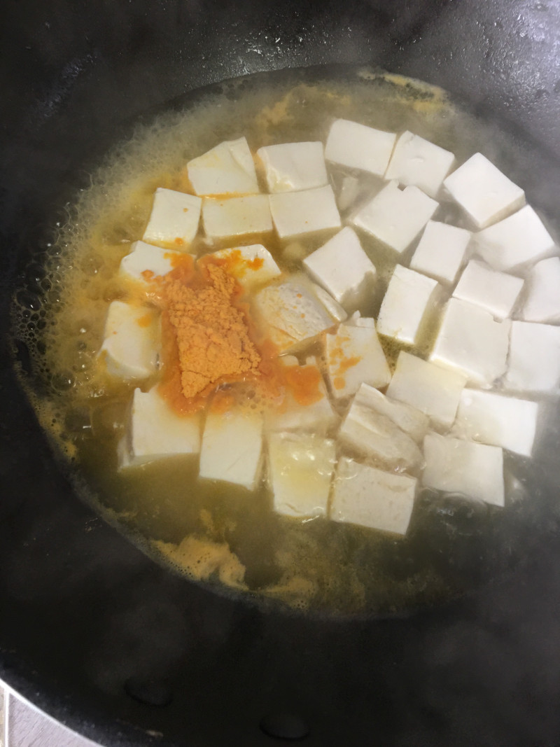 Steps for Making Salted Egg Yolk Shrimp Tofu