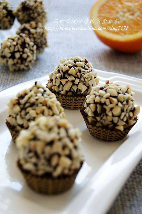 Homemade Version of Famous Brand Snack—Cake Chocolate Snowballs (Imitation Ferrero)