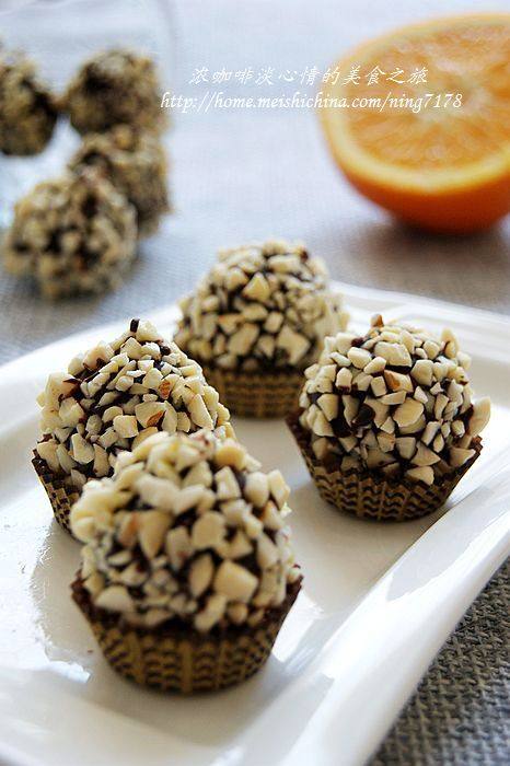 Homemade Version of Famous Brand Snack—Cake Chocolate Snowballs (Imitation Ferrero)