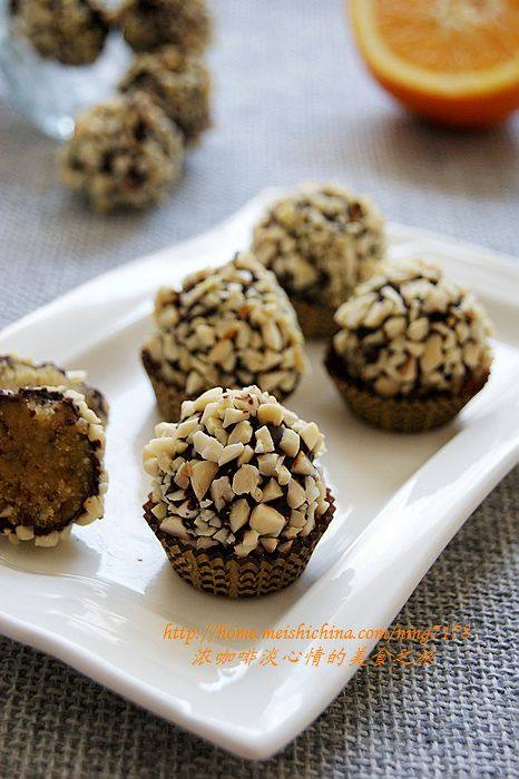 Homemade Version of Famous Brand Snack—Cake Chocolate Snowballs (Imitation Ferrero)