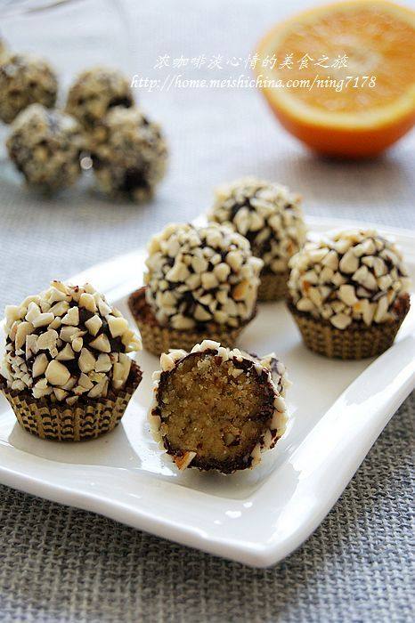 Homemade Version of Famous Brand Snack—Cake Chocolate Snowballs (Imitation Ferrero)