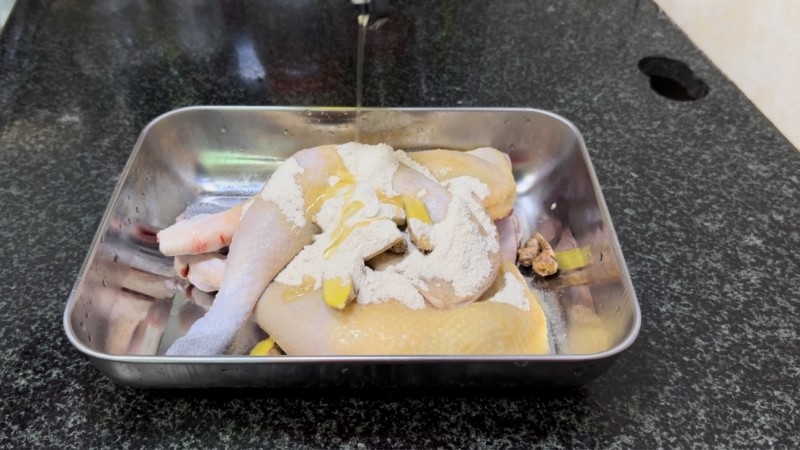 Steps for Cooking Salt-Baked Chicken Legs