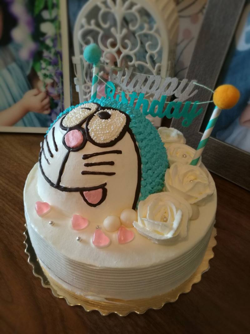 Doraemon Cake Making Steps