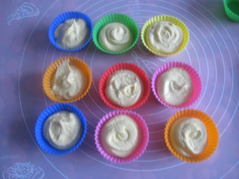 Steps to Make Flower Cupcakes