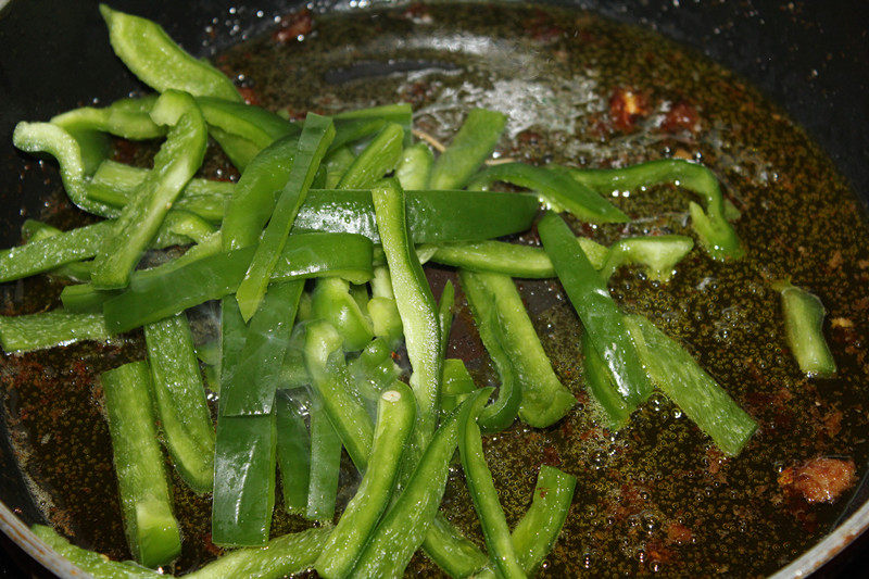 Steps for Making Green Pepper Beef