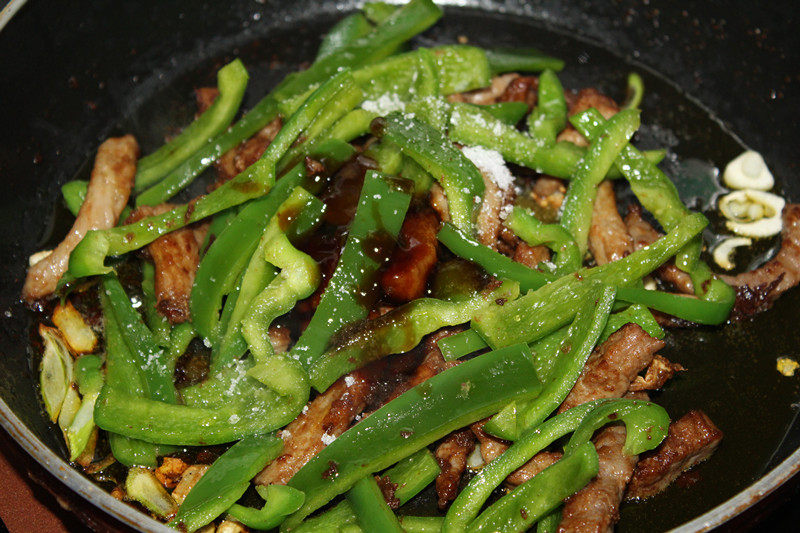 Steps for Making Green Pepper Beef