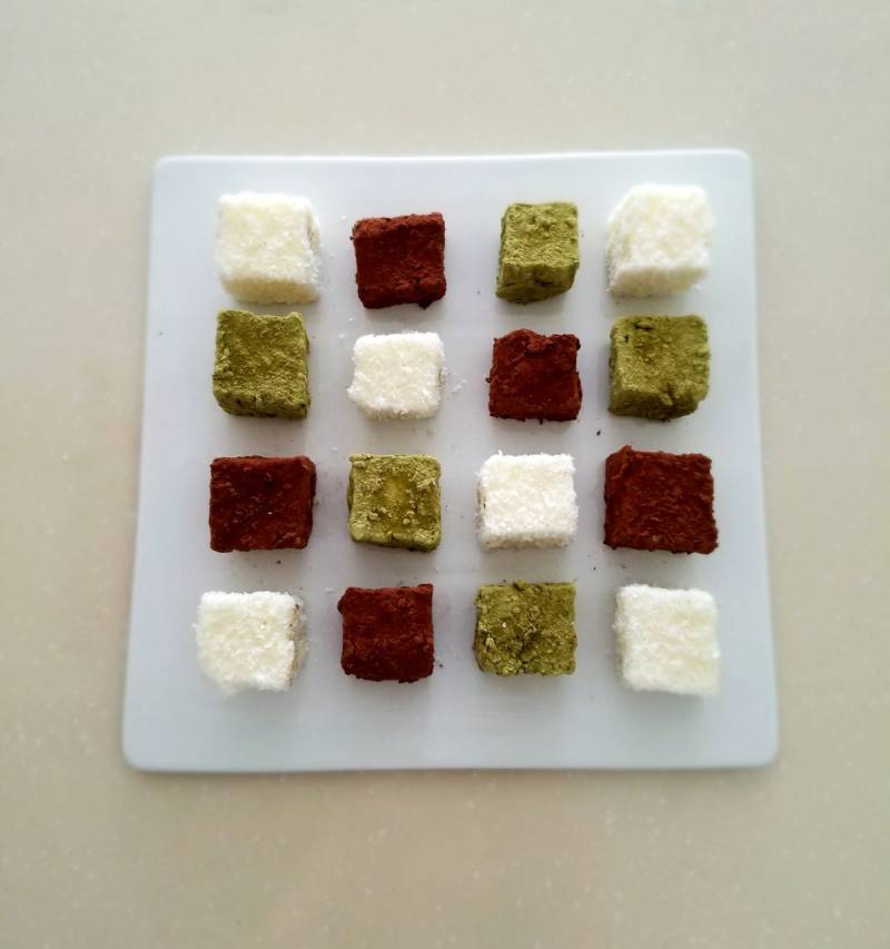 Steps for Cooking Three-Color Milk Squares