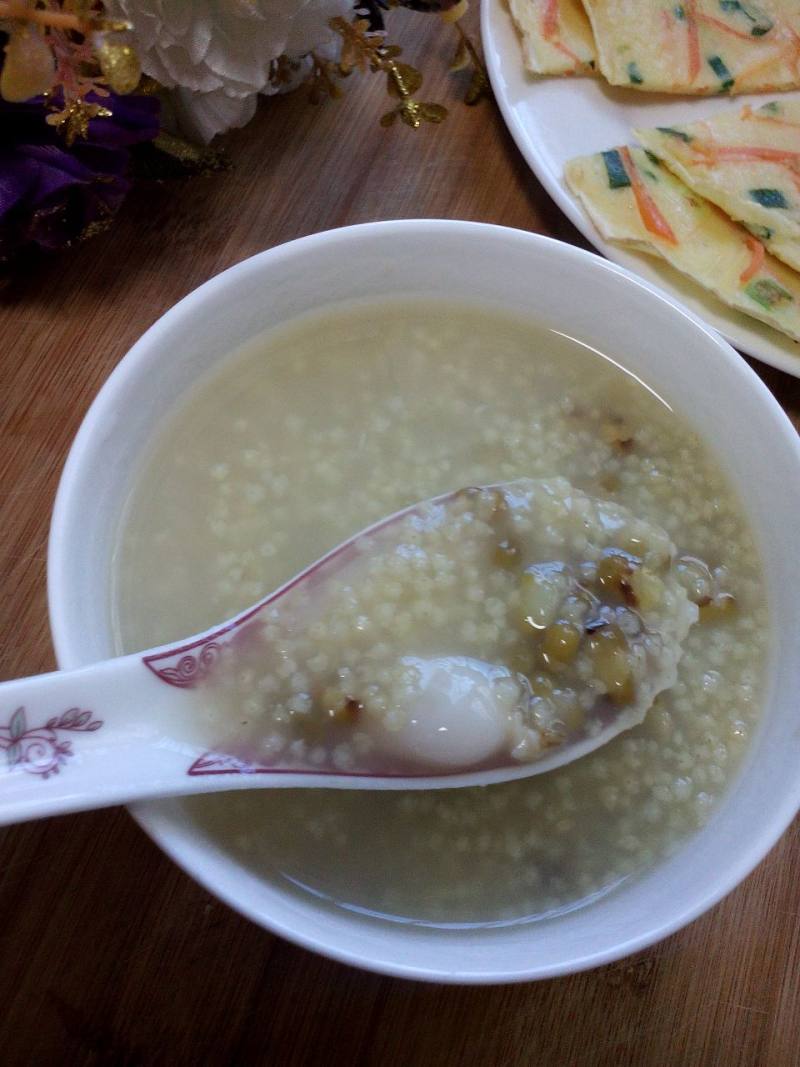 Steps for Making Mung Bean Lily Millet Porridge