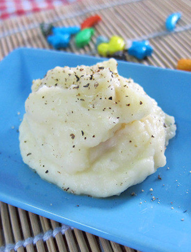 Soft and Creamy Mashed Potatoes with a Rich Milk Flavor